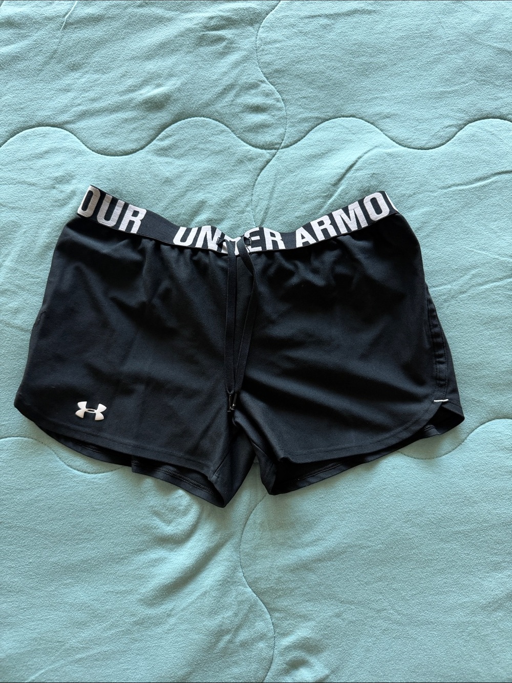 Under Armour Black Women’s Athletic Training Shorts with Logo Waistband - size M